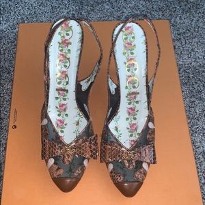 Gucci pumps